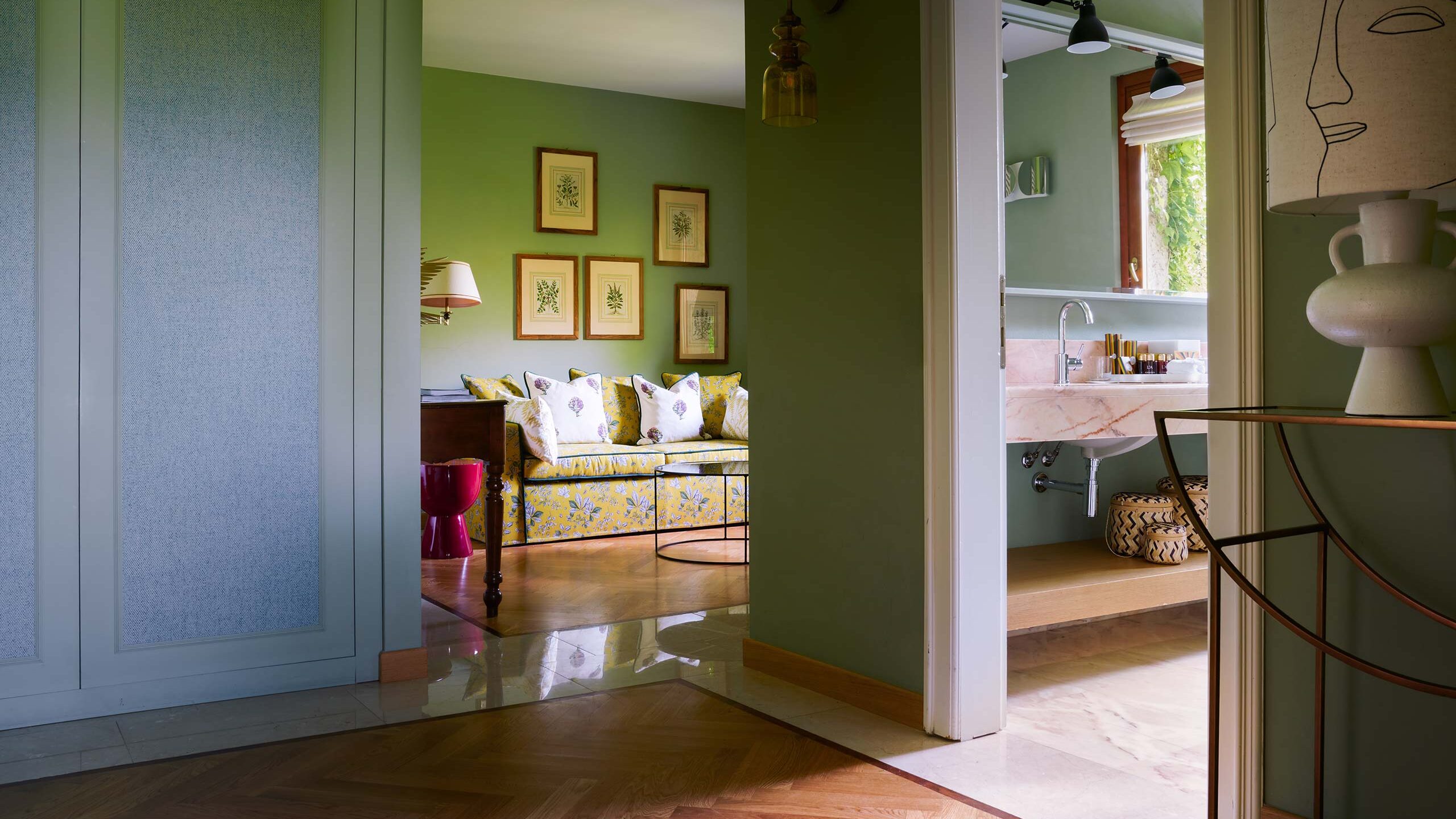 Elegant lounge in the junior suite in our luxury hotel near Lake Iseo