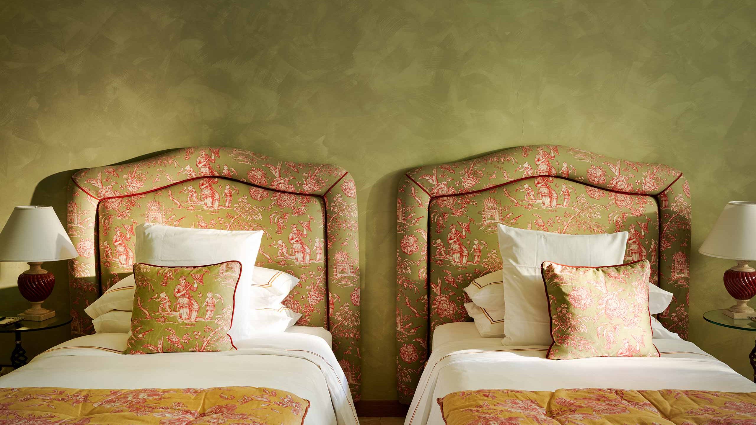 Due letti alla francese in camera twin di hotel 5 stelle in Lombardia