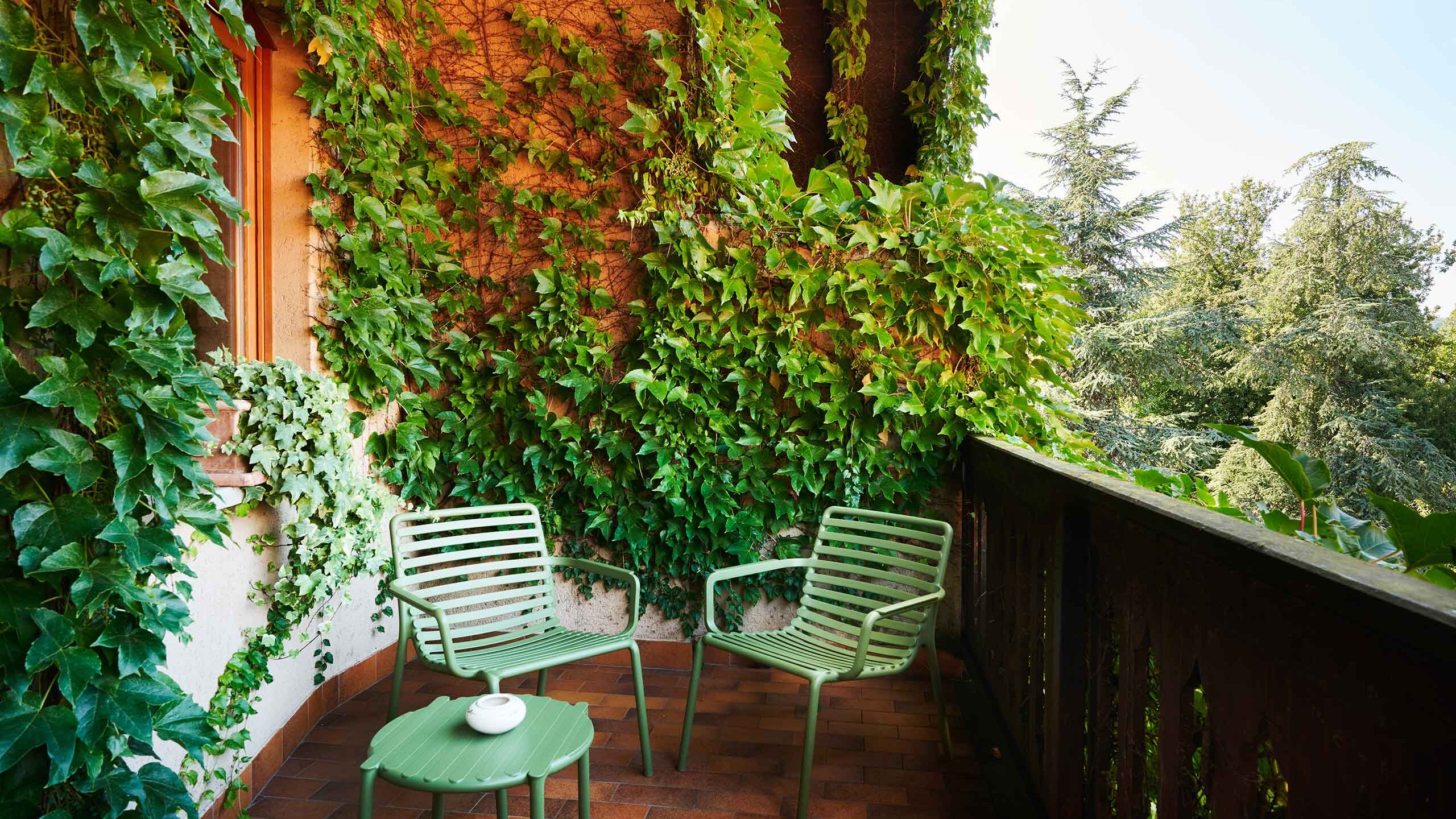 Balcone privato con vista sui vigneti in camera superior di lusso